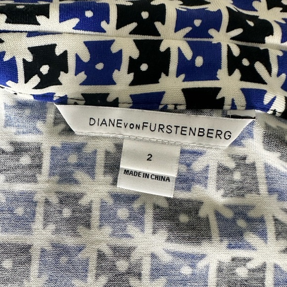 Diane Von Furstenburg  Jeanne Two Wrap Dress Size 2 - Picture 7 of 7